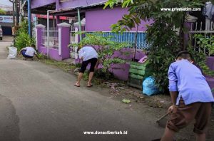 Bersih-Bersih Asrama Bersama Anak Asuh Banjarmasin