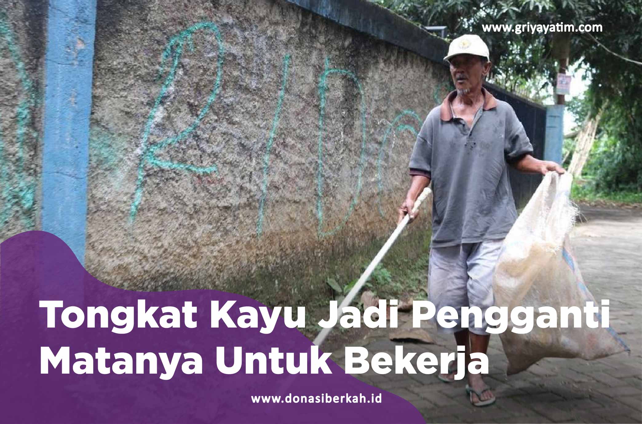 Tongkat Kayu Jadi pengganti Matanya Untuk bekerja