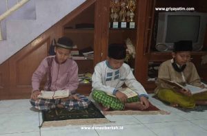 Anak Asuh Cilegon Membaca Surat Al-Kahfi