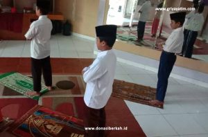 Anak asuh Cinere Shalat Dhuha Sebelum Aktivitas