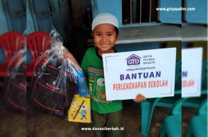 Bantuan Perlengkapan Sekolah Yatim & Dhuafa Cabang Surabaya