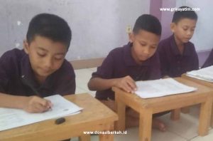 Isi Waktu Libur Dengan Belajar Bersama Anak Asuh BNI