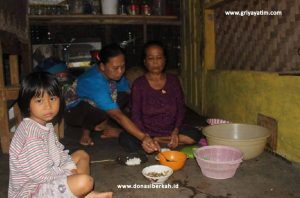 Yuk Bantu Perjuangan Ibu Maning di Usia Senja