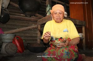 Bantu lansia Bertahan Hidup Ditengah Susahnya Ekonomi