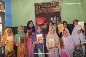 Bantuan Al-Qur'an Untuk Para Santri Nurul Hikmah