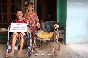 Senyum Kebahagiaan Ibu Siti Dan Asep