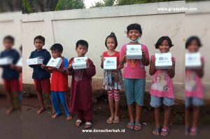 Berbagi Di Hari Jum'at Bersama Anak Asuh Surabaya