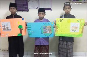 Membuat Mading Anak Asuh Kemanggisan