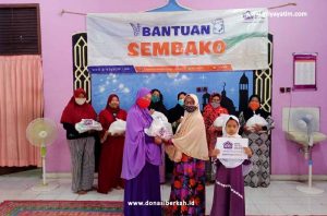 Bantuan 50 Paket Sembako Dhuafa Surabaya