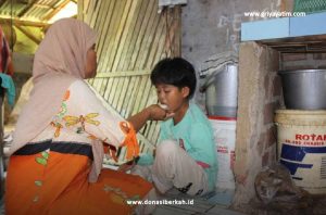 Bantu Akmal Sang Yatim Ingin Melanjutkan Sekolah