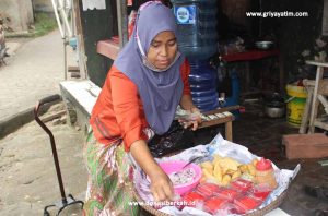 Bantu Perjuangan Ibu Menghidupi Anak Yatimnya