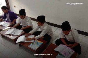 Belajar Bersama Anak Asuh Cinere