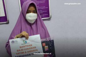 Berbagi Baju Lebaran Untuk Keceriaan Yatim & Dhuafa