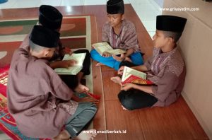 Anak Yatim Tadarus Al-Qur'an