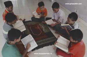 Sedekah Yatim Untuk Penghafal Al-Qur'an
